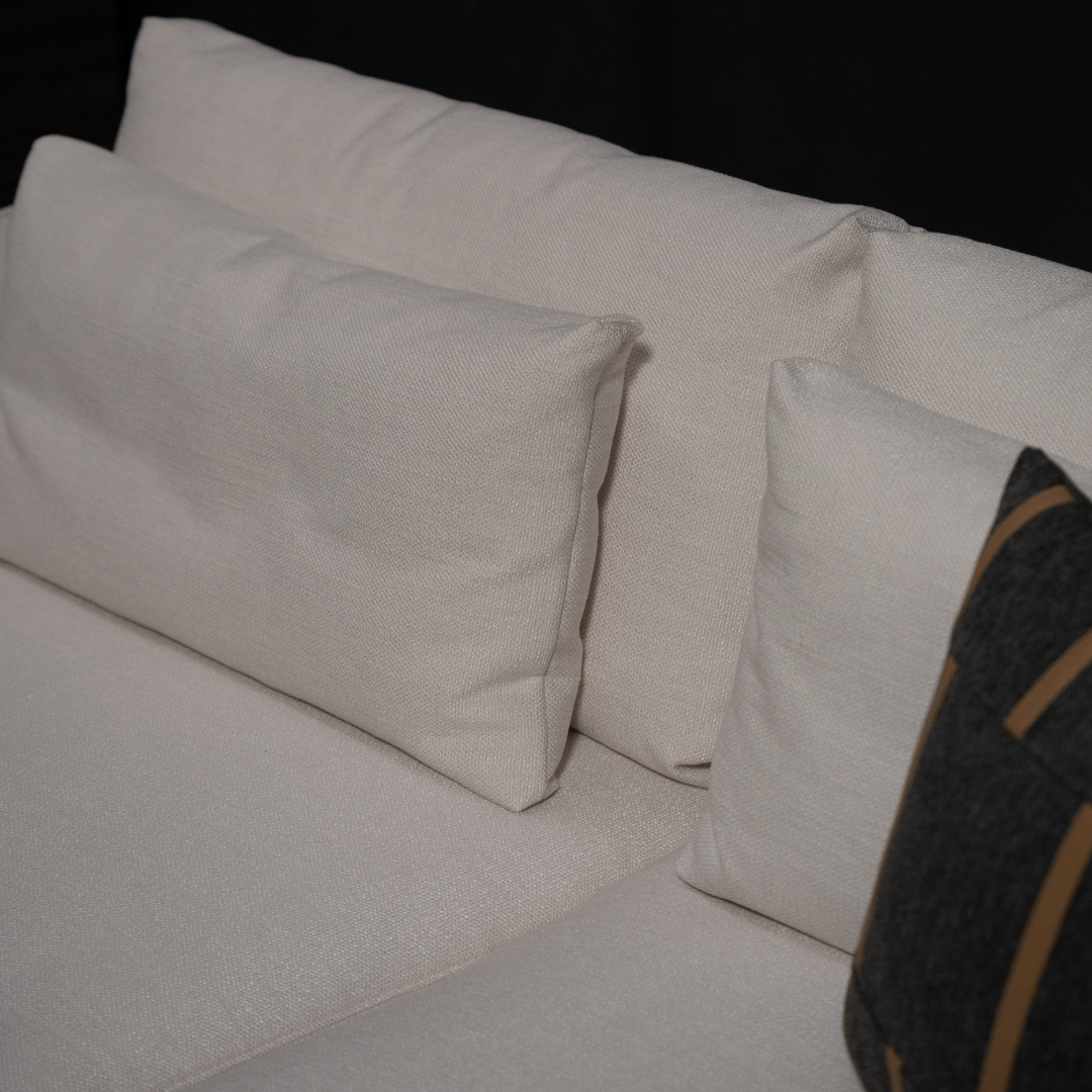 HUE Sofa - 3 Seaters ｜OVO