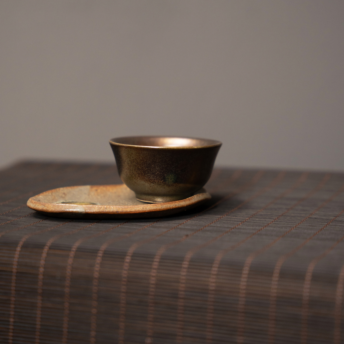 Handmade Irregular Ceramic Plate | Handmade Tea Cup, Brown｜OVO