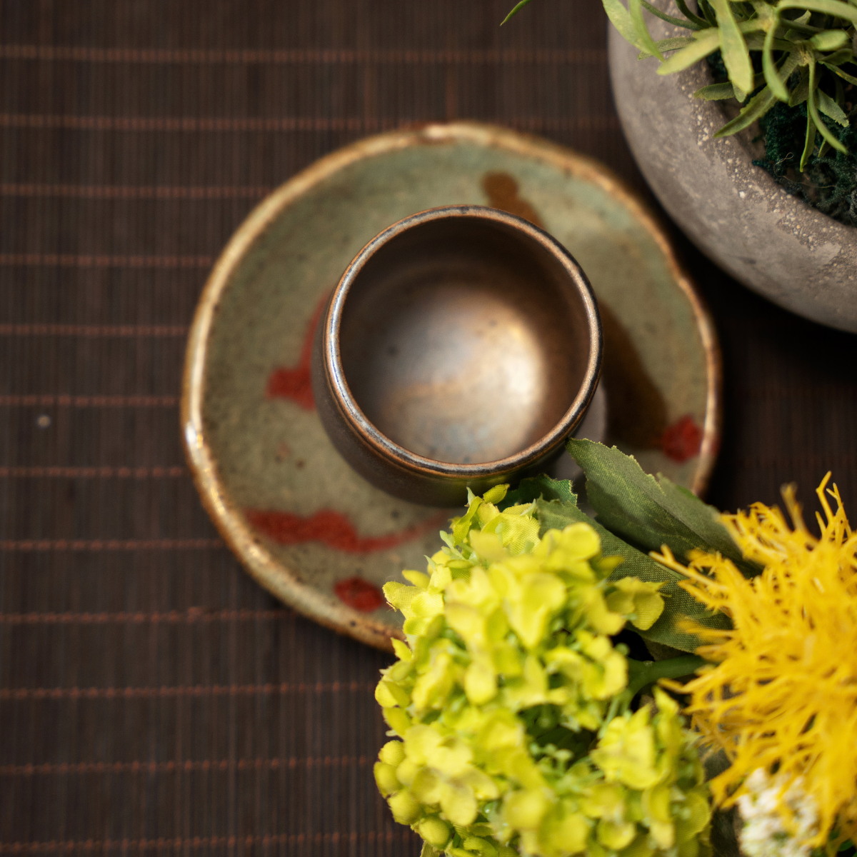 Handmade Round Ceramic Plate ｜OVO