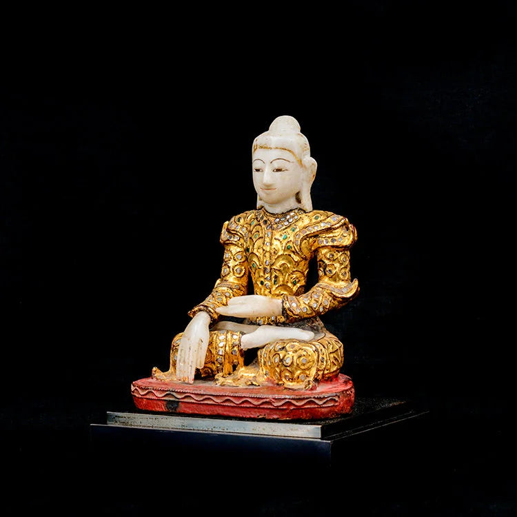 Mandalay 19th Century Buddha with Wooden Rode in Gold | OVO