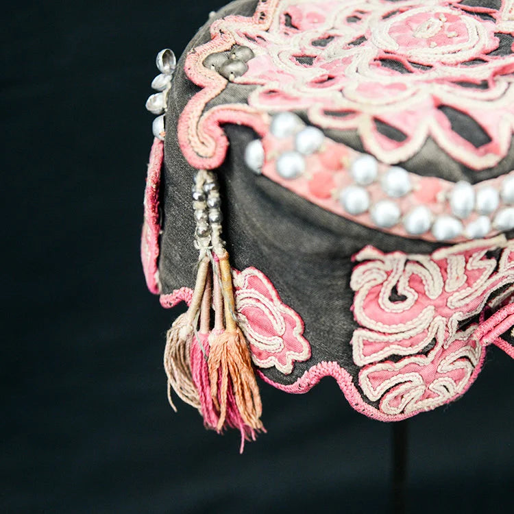 YUNNAN Minorties Hat with Stand #1